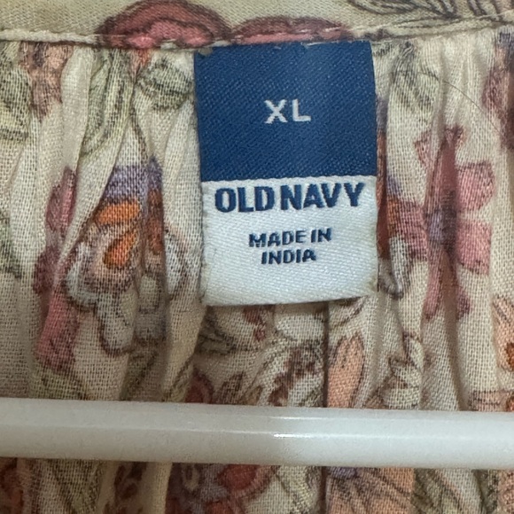 Old Navy Peasant top, XL, Shades of pink, peach, and green. Lace detail. - Picture 3 of 4